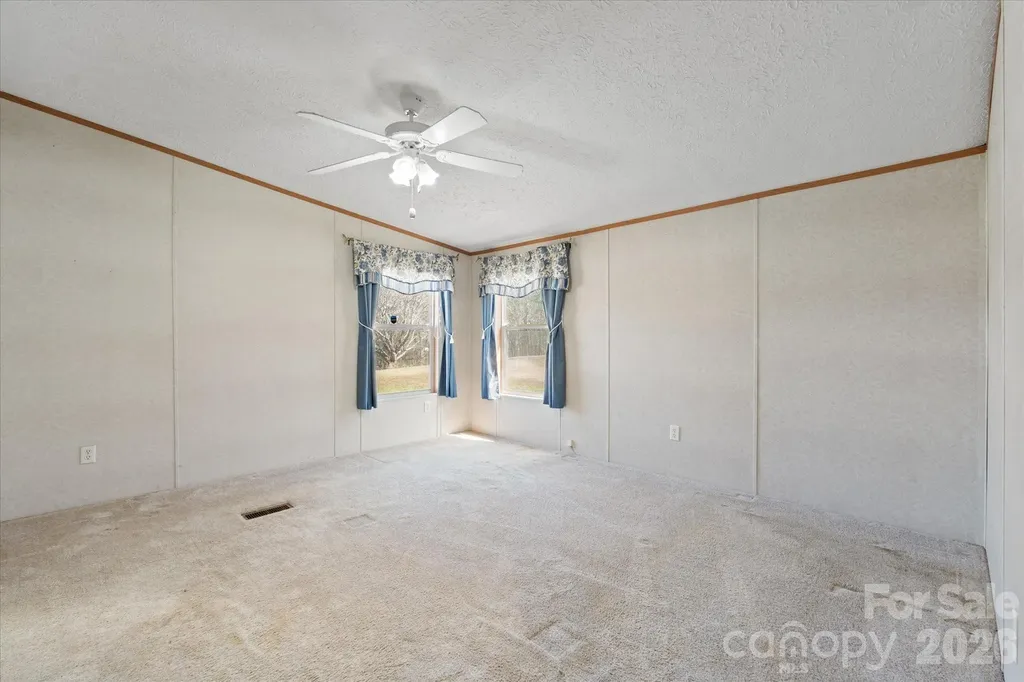 18 Ford Valley Road Weaverville NC 28787