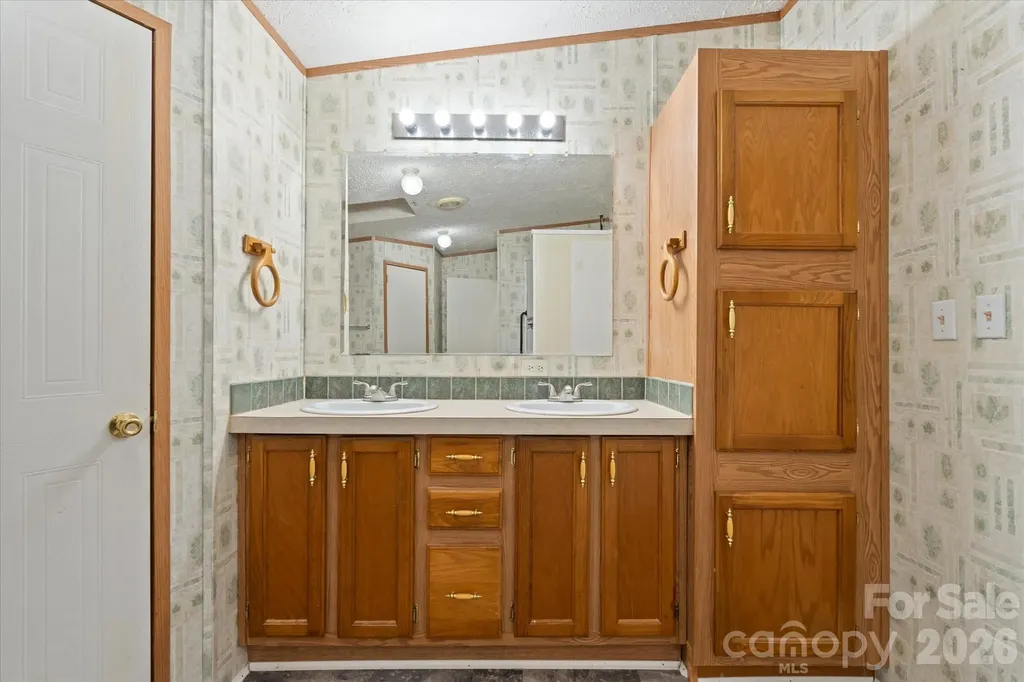 18 Ford Valley Road Weaverville NC 28787