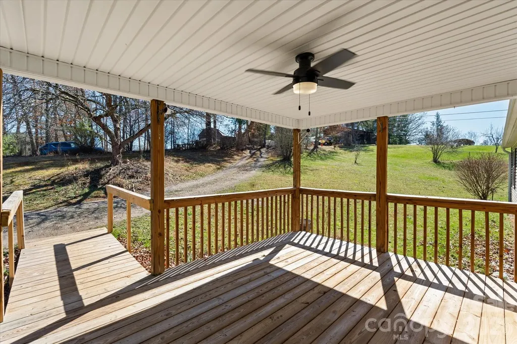 18 Ford Valley Road Weaverville NC 28787
