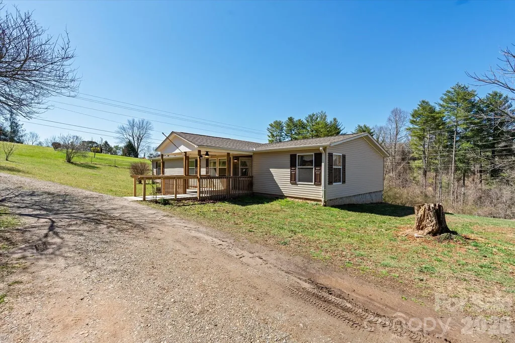 18 Ford Valley Road Weaverville NC 28787