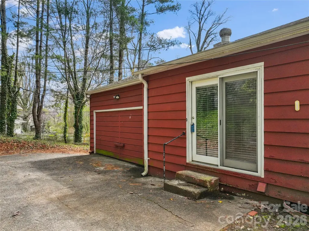 1 Clearbrook Road Asheville NC 28805