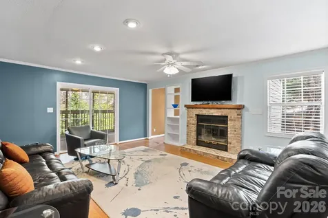 100 Thistle Knoll Court Asheville NC 28803