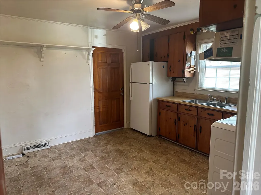 1435 Dean Street Charlotte NC 28216