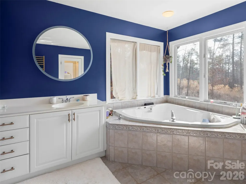 10 Dunnwoody Court Arden NC 28704
