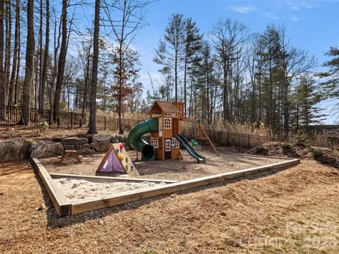 10 Dunnwoody Court Arden NC 28704