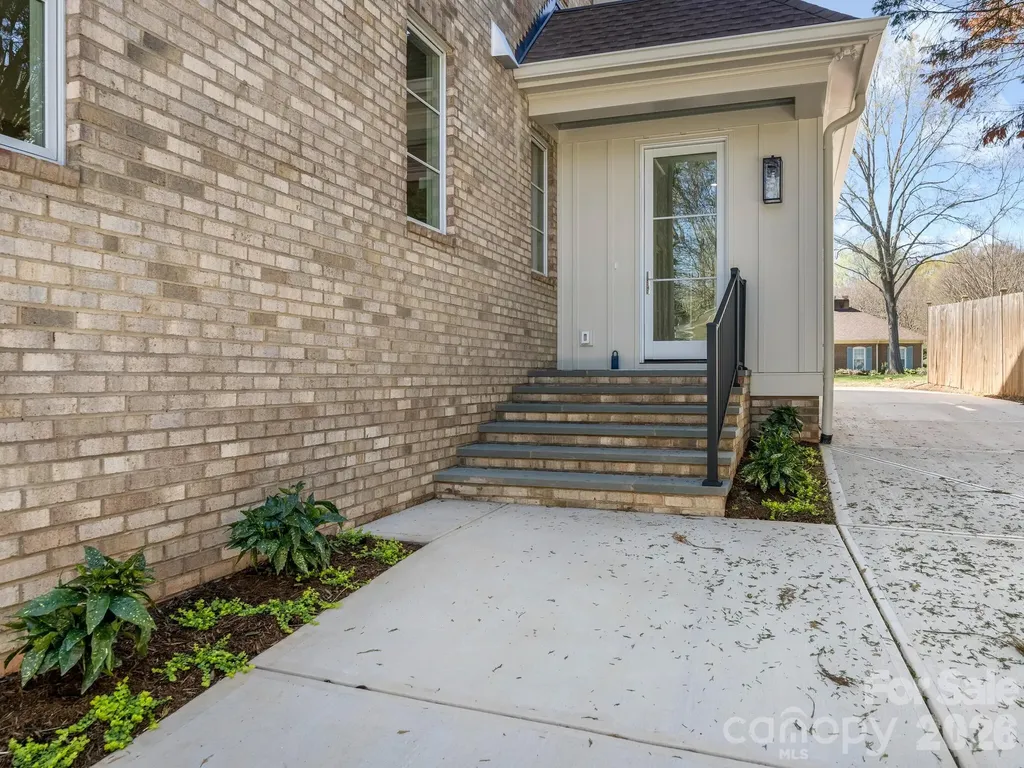 6740 Newhall Road Charlotte NC 28270