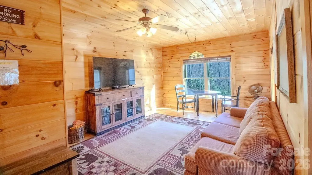 187 Gardeners Cove Whittier NC 28789