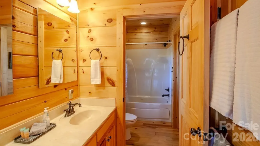 187 Gardeners Cove Whittier NC 28789