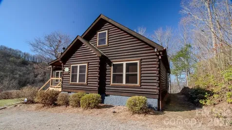 187 Gardeners Cove Whittier NC 28789