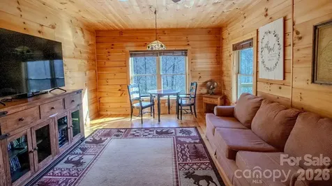 187 Gardeners Cove Whittier NC 28789