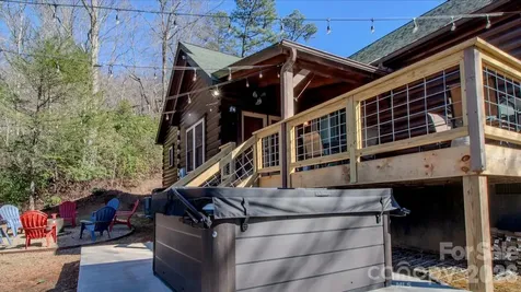 187 Gardeners Cove Whittier NC 28789