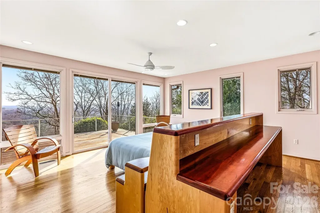 102 Horizon Hill Road Asheville NC 28804
