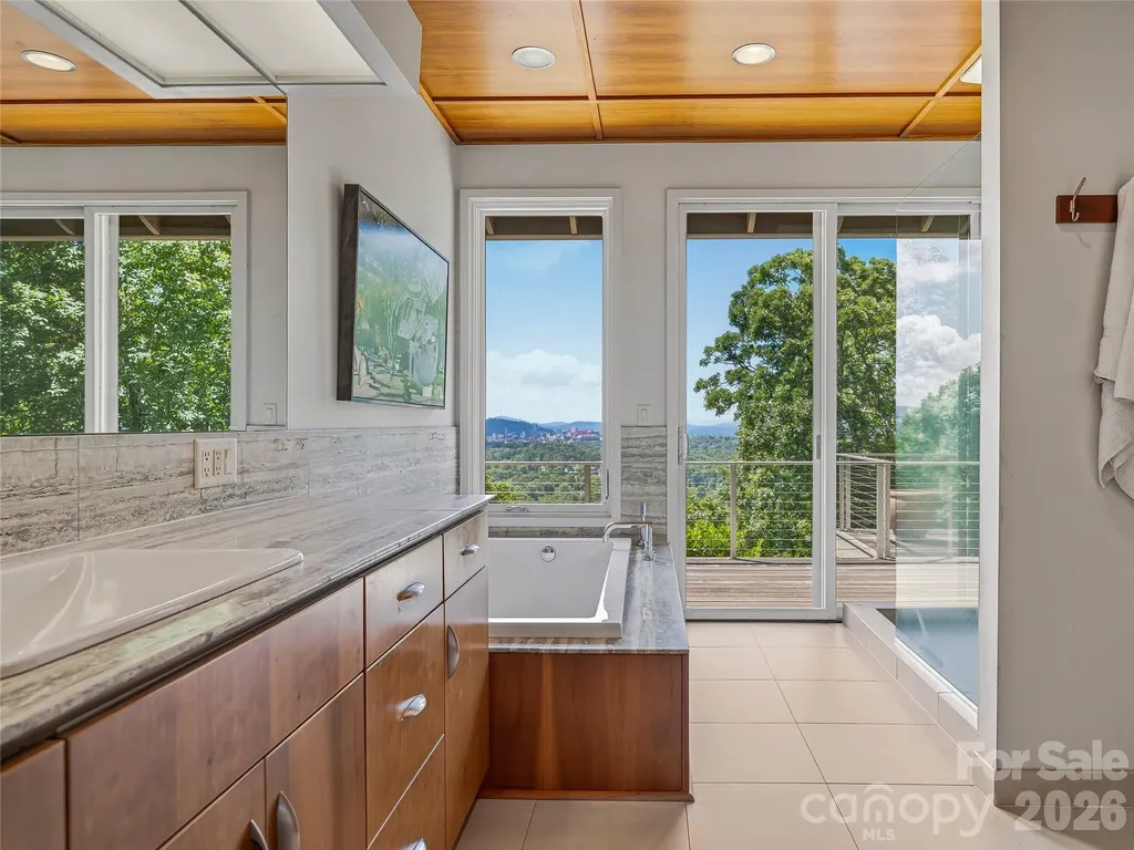 102 Horizon Hill Road Asheville NC 28804