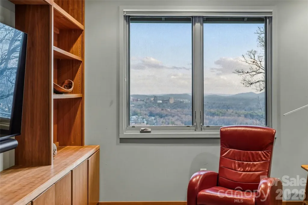 102 Horizon Hill Road Asheville NC 28804