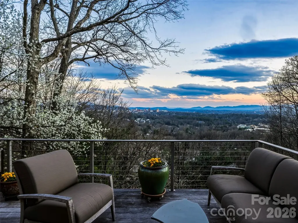 102 Horizon Hill Road Asheville NC 28804