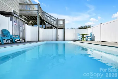 1018 W Dolphin Drive W Oak Island NC 28465