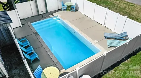 1018 W Dolphin Drive W Oak Island NC 28465