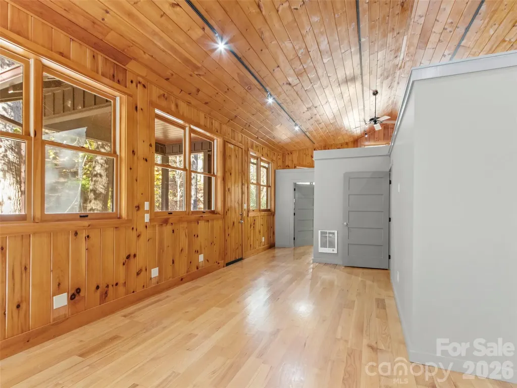 191 N Fork Road Burnsville NC 28714