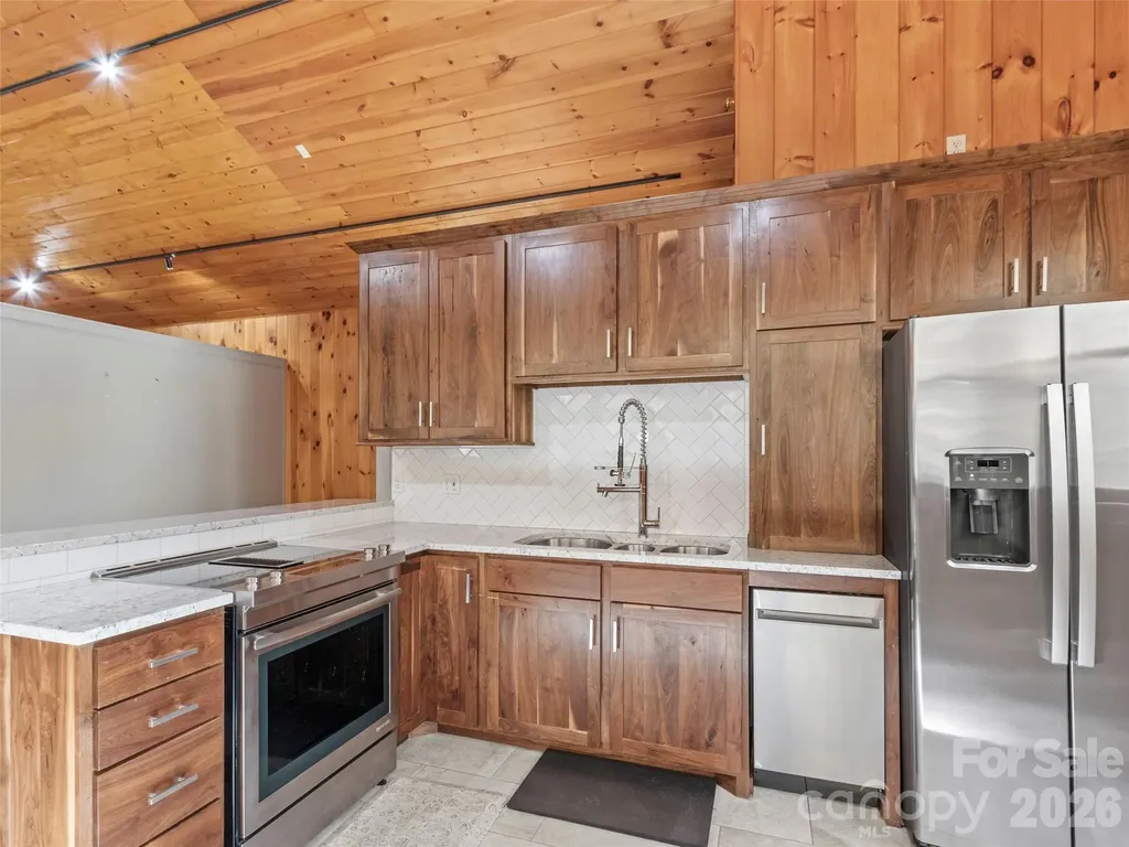 191 N Fork Road Burnsville NC 28714
