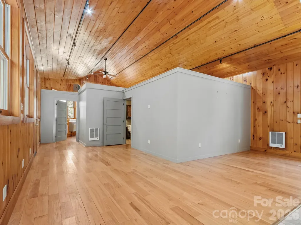 191 N Fork Road Burnsville NC 28714