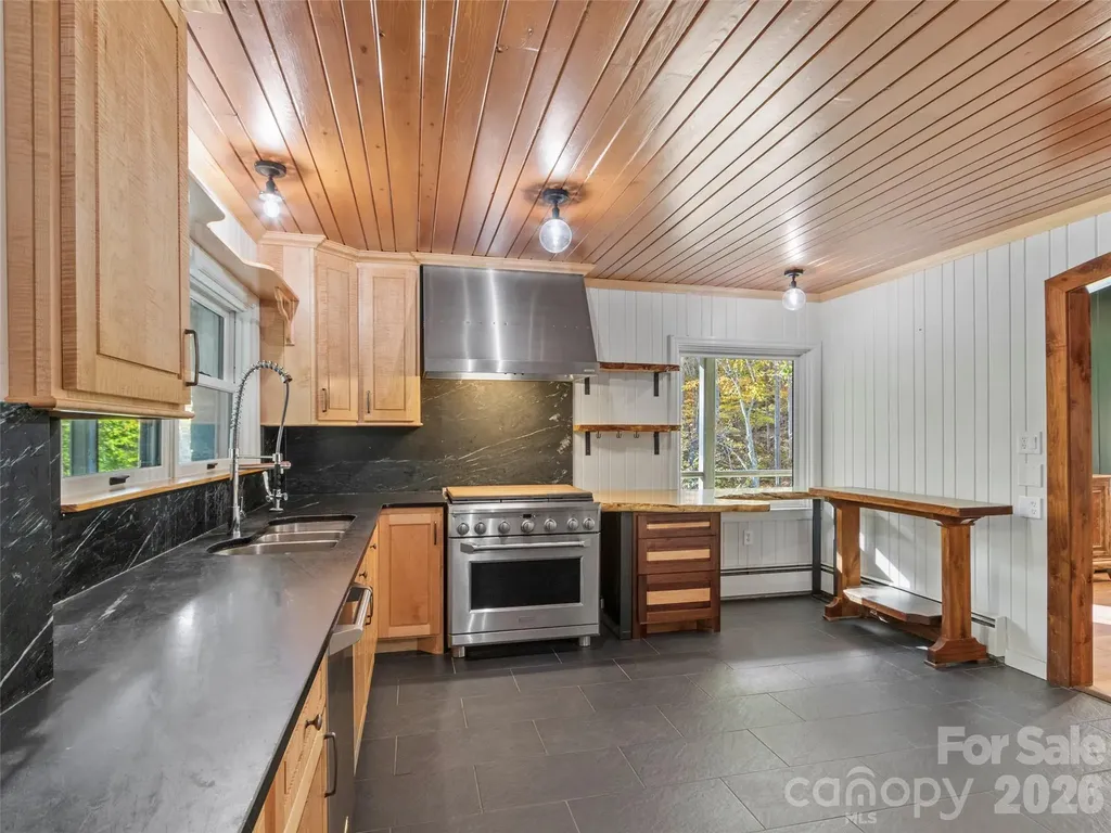 191 N Fork Road Burnsville NC 28714