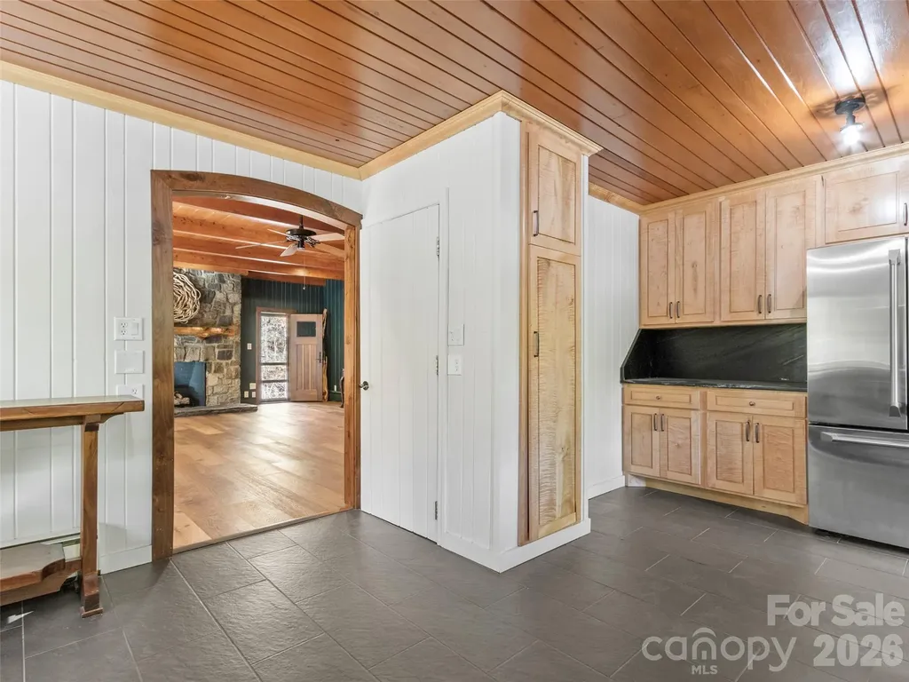 191 N Fork Road Burnsville NC 28714