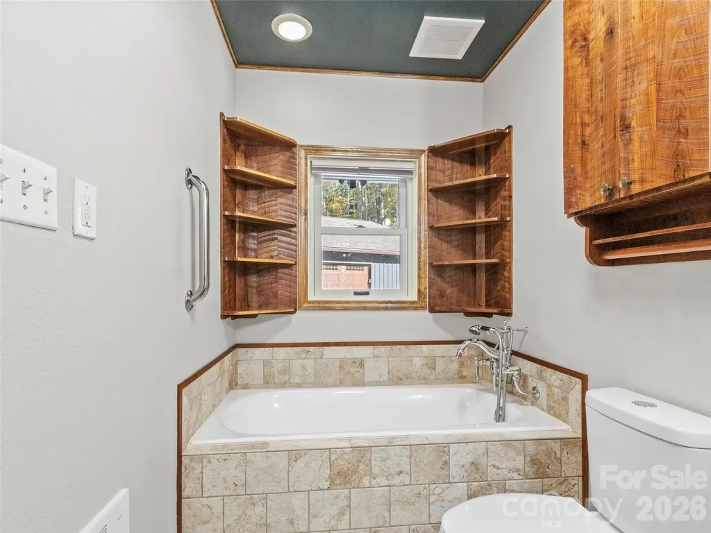 191 N Fork Road Burnsville NC 28714