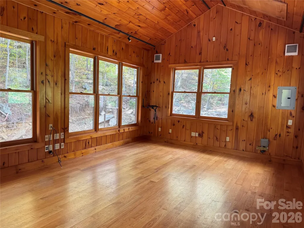 191 N Fork Road Burnsville NC 28714