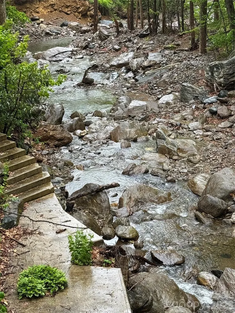 191 N Fork Road Burnsville NC 28714