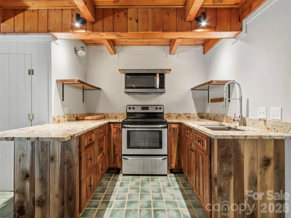 191 N Fork Road Burnsville NC 28714