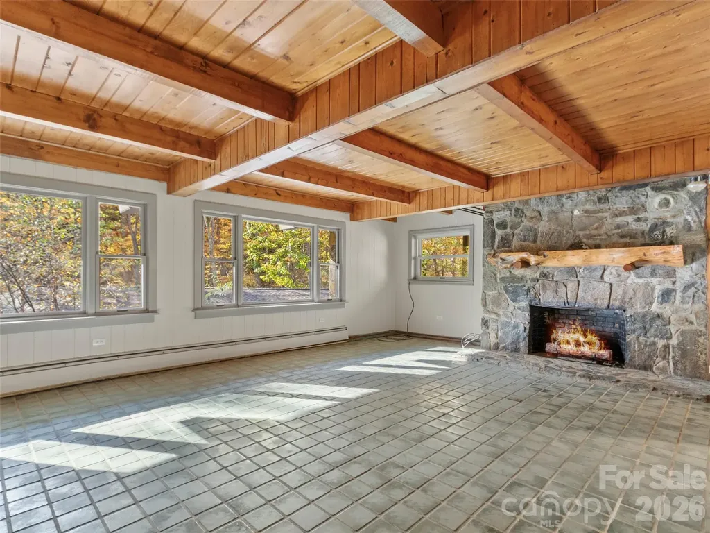 191 N Fork Road Burnsville NC 28714