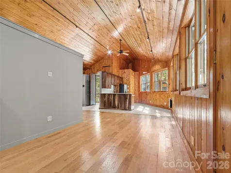 191 N Fork Road Burnsville NC 28714