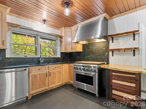 191 N Fork Road Burnsville NC 28714