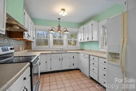 161 Pandora Circle Canton NC 28716