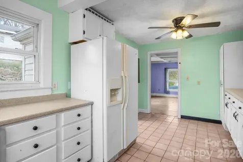 161 Pandora Circle Canton NC 28716