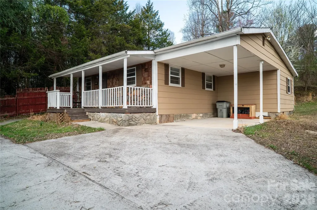813 Severt Circle NE Lenoir NC 28645