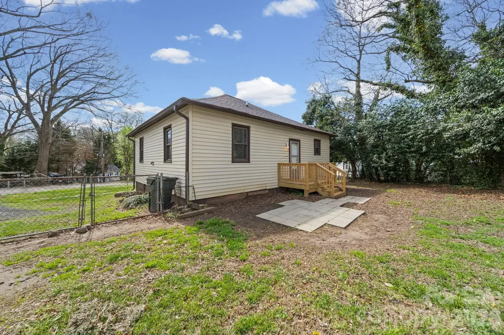 1866 Hilltop Circle Gastonia NC 28054