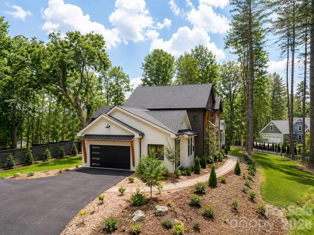 272 Glazener Road Brevard NC 28712