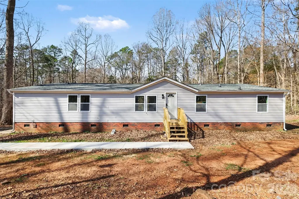 5050 Park Creek Drive Mount Holly NC 28120