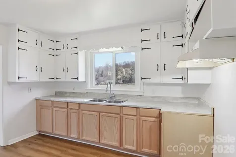 541 Paragon Parkway Waynesville NC 28786
