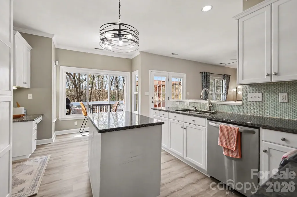 2518 Pimpernel Road Charlotte NC 28213