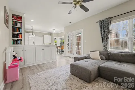 2518 Pimpernel Road Charlotte NC 28213