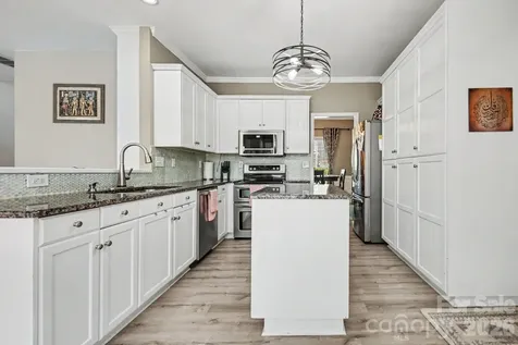 2518 Pimpernel Road Charlotte NC 28213