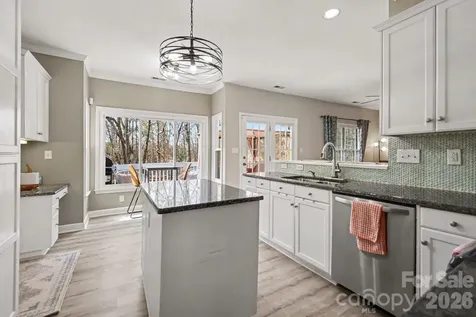 2518 Pimpernel Road Charlotte NC 28213