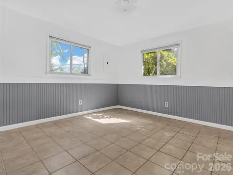 114 Elden Street Hendersonville NC 28791