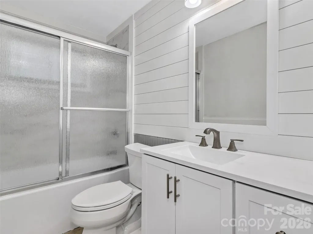 114 Elden Street Hendersonville NC 28791