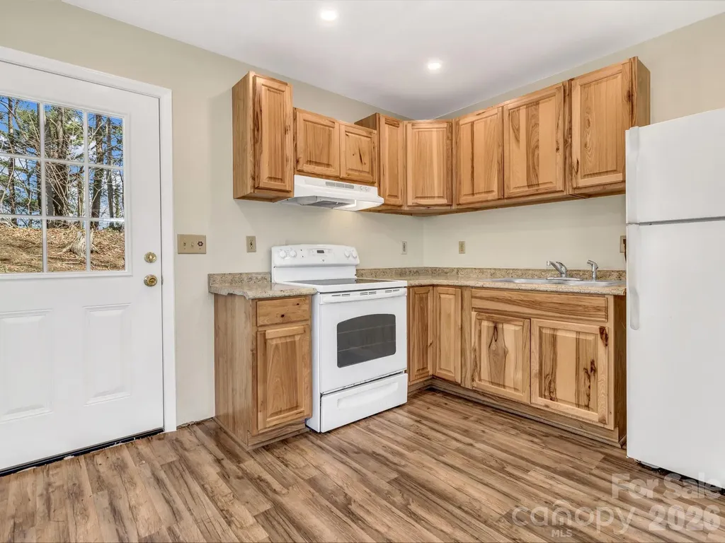 114 Elden Street Hendersonville NC 28791