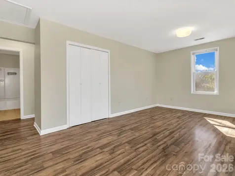114 Elden Street Hendersonville NC 28791