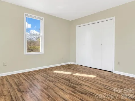114 Elden Street Hendersonville NC 28791