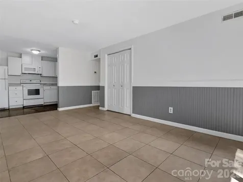 114 Elden Street Hendersonville NC 28791
